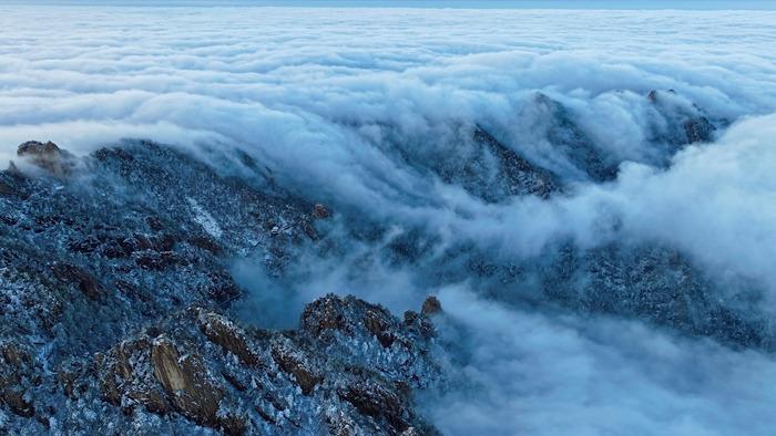 河南堯山：初雪新霽 云?？澙@