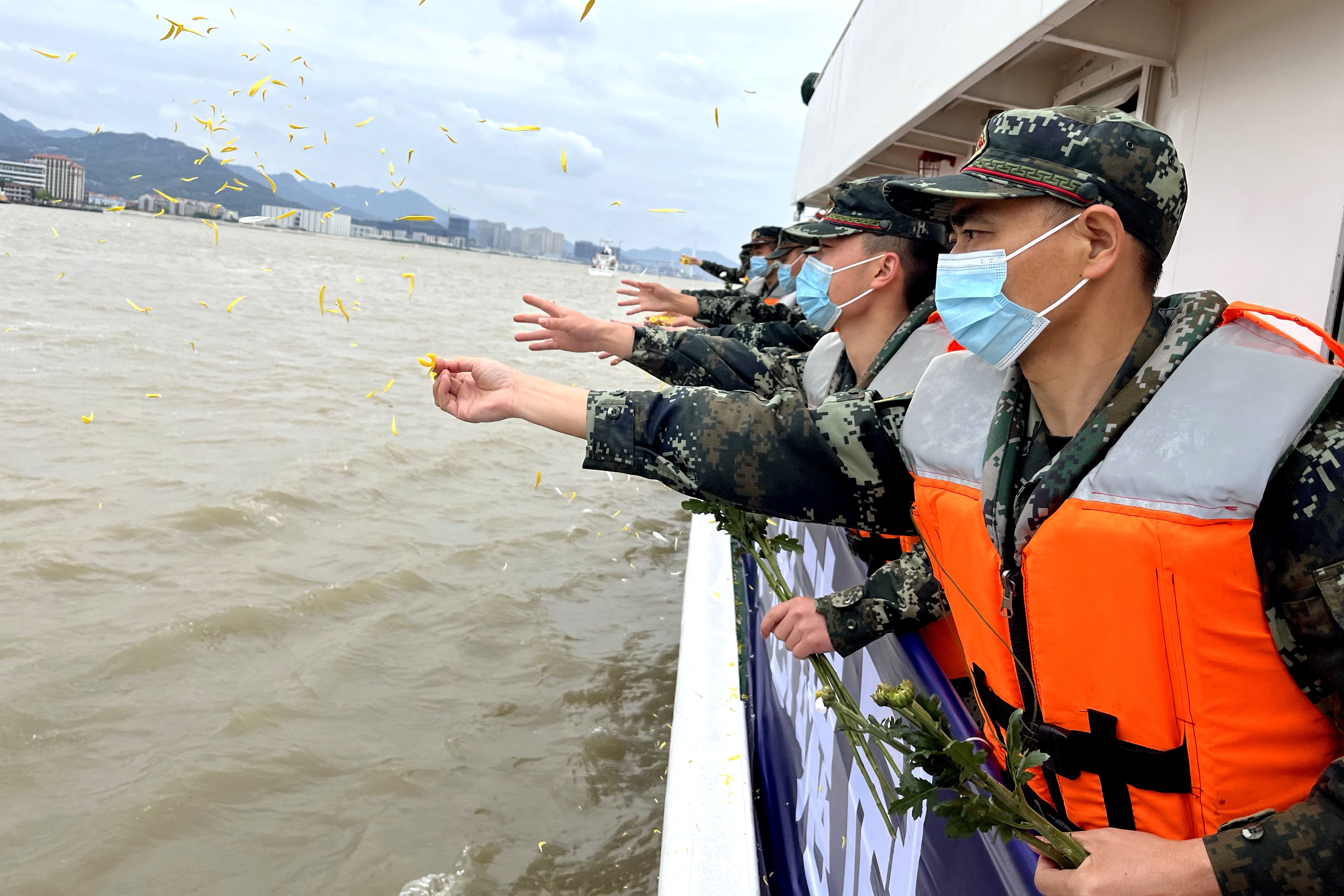 海上鳴笛、線上緬懷 福州海警多種方式祭英烈