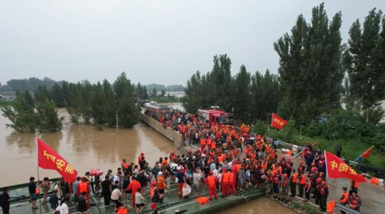 “逆行”重器中流擊水，創(chuàng)造救援速度奇跡<p>以精銳之“能”，護百姓之“安”，每一次極速救援，都是一場全力以赴，是承諾更是本色。<p>